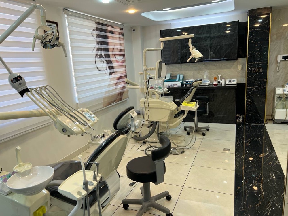 دندانپزشکی دکتر آیدین حق نظری