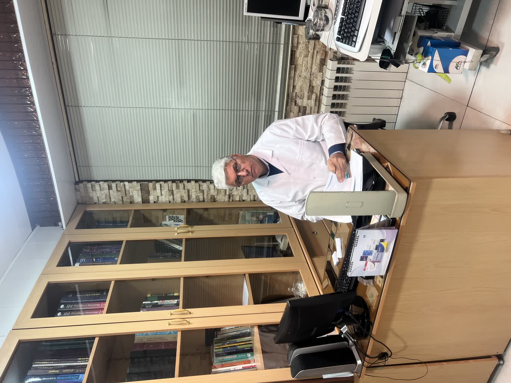 آقای دکتر حمید بیضایی